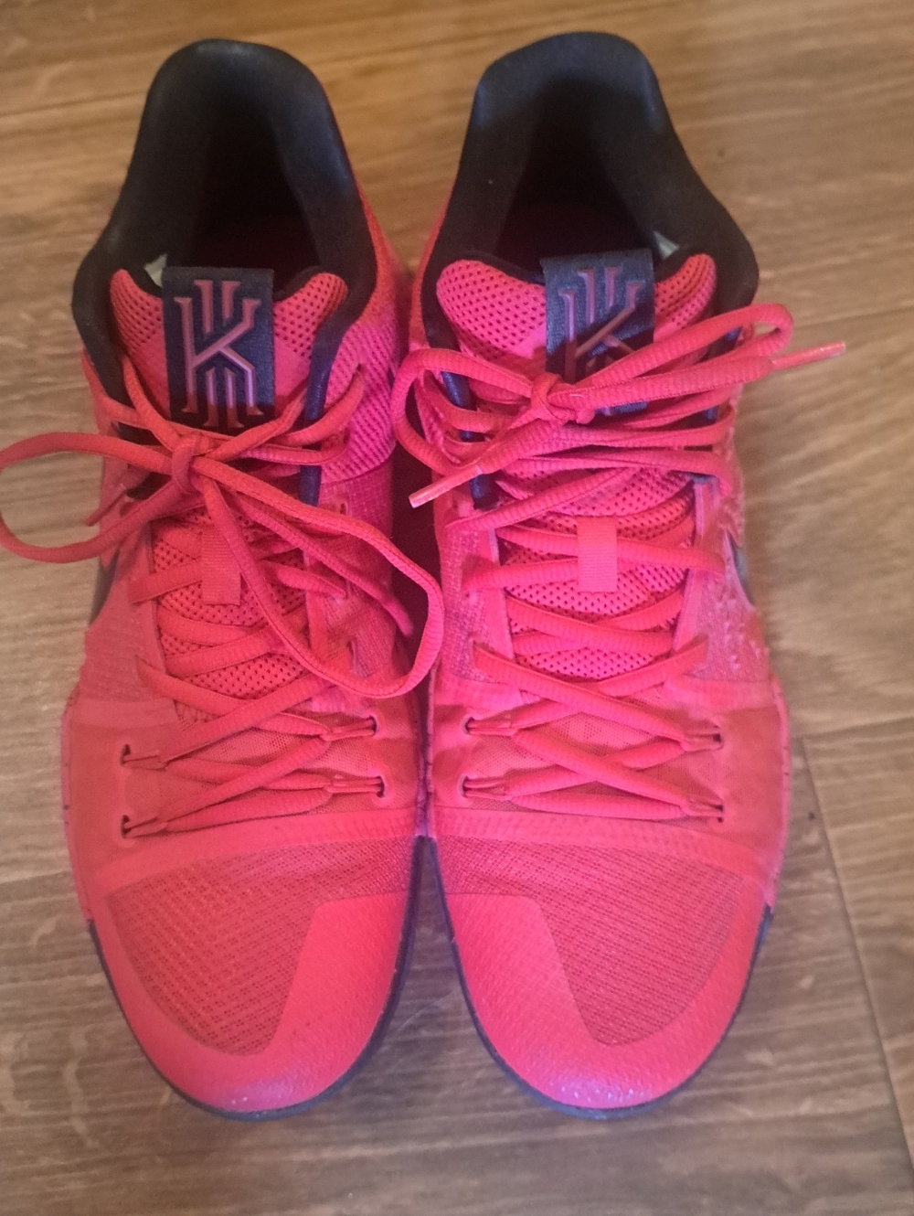 Men’s Sz 11.5 - Nike Kyrie 3 Candy Apple/ University Red Basketball Sneakers Euc